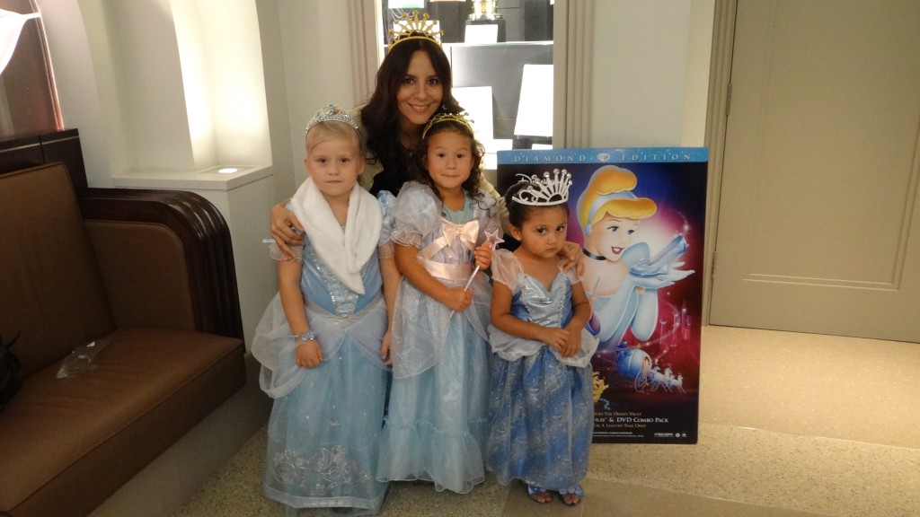 Con las princesas durante el screening de "Cinderella".