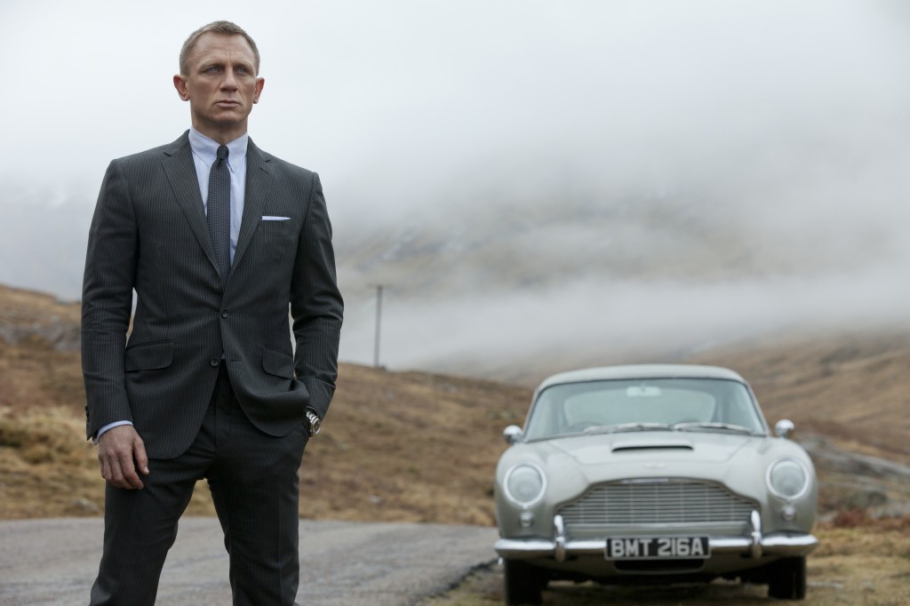 Daniel Craig stars as James Bond in Metro-Goldwyn-Mayer Pictures/Columbia Pictures/EON Productions??? action adventure SKYFALL.