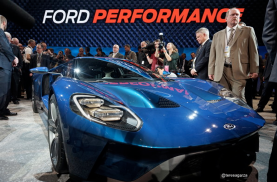 Las estrellas de #FordNAIAS:  Ford GT, la camioneta F-150 Raptor y el Shelby® GT350R Mustang.